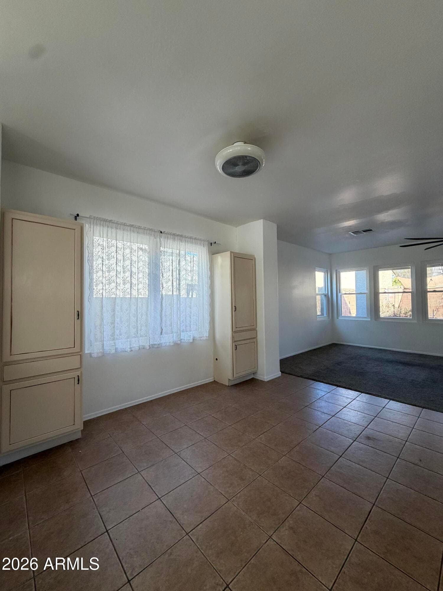 7245 S 41st Drive, Phoenix, AZ 85041 — photo 8 of 34