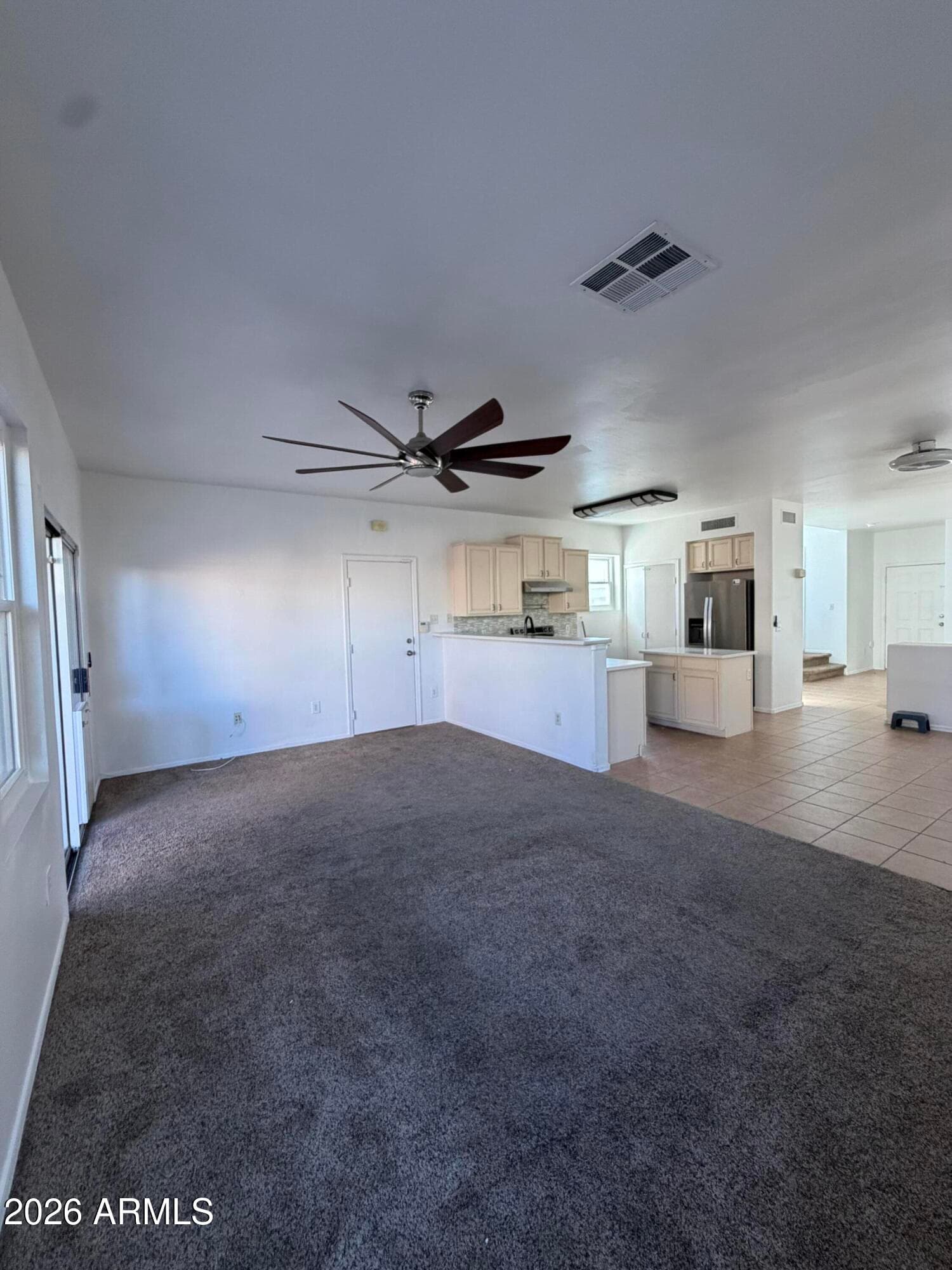 7245 S 41st Drive, Phoenix, AZ 85041 — photo 9 of 34