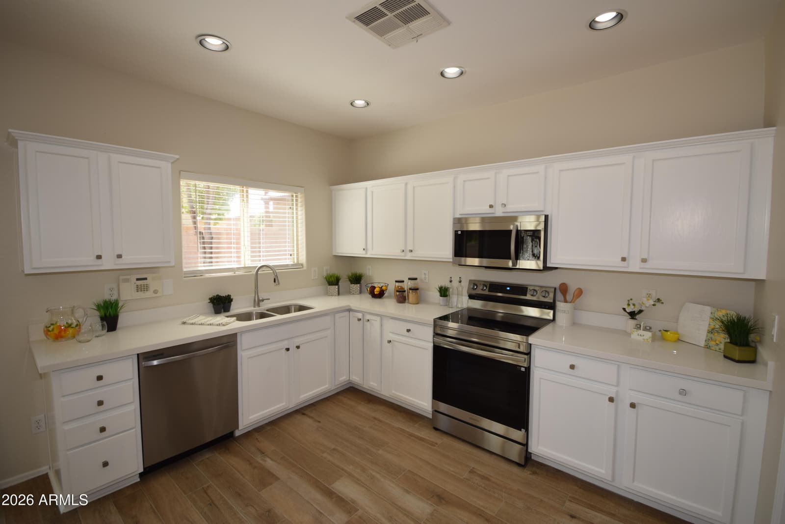1079 E Country Crossing Way, San Tan Valley, AZ 85143 — photo 1 of 49
