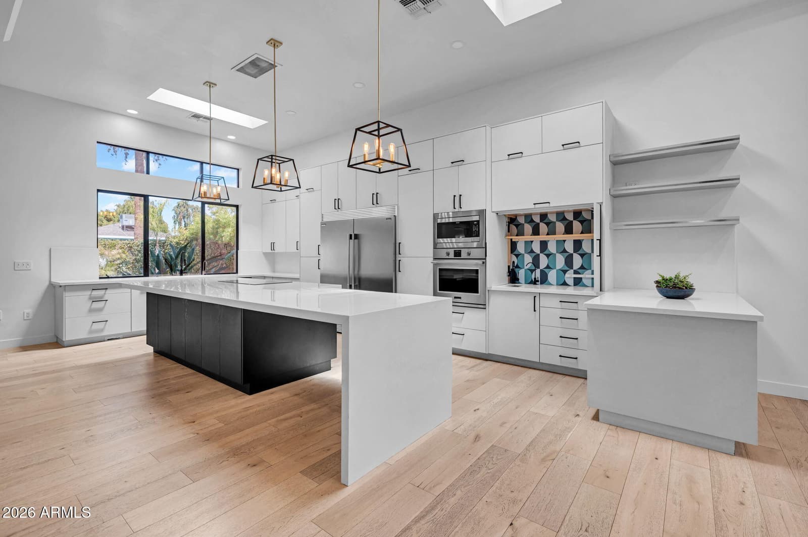 4410 E Turney Avenue, Phoenix, AZ 85018 — photo 8 of 46