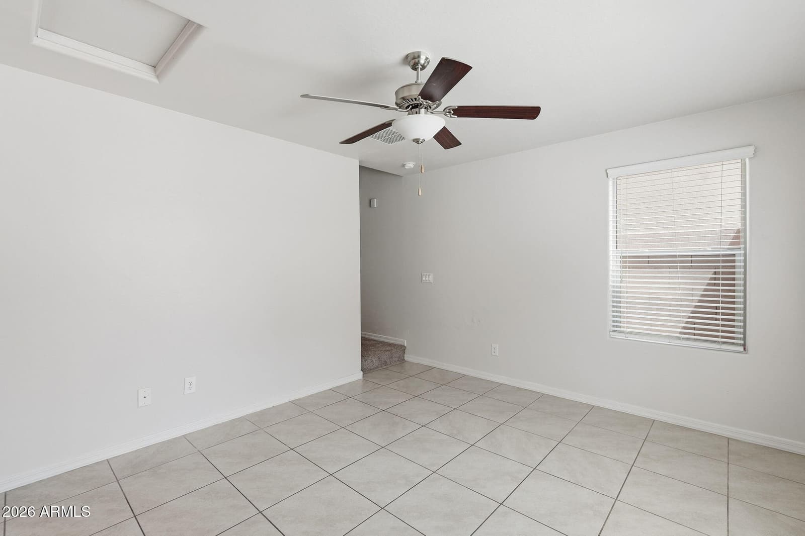 3923 S 82nd Drive, Phoenix, AZ 85043 — photo 6 of 38