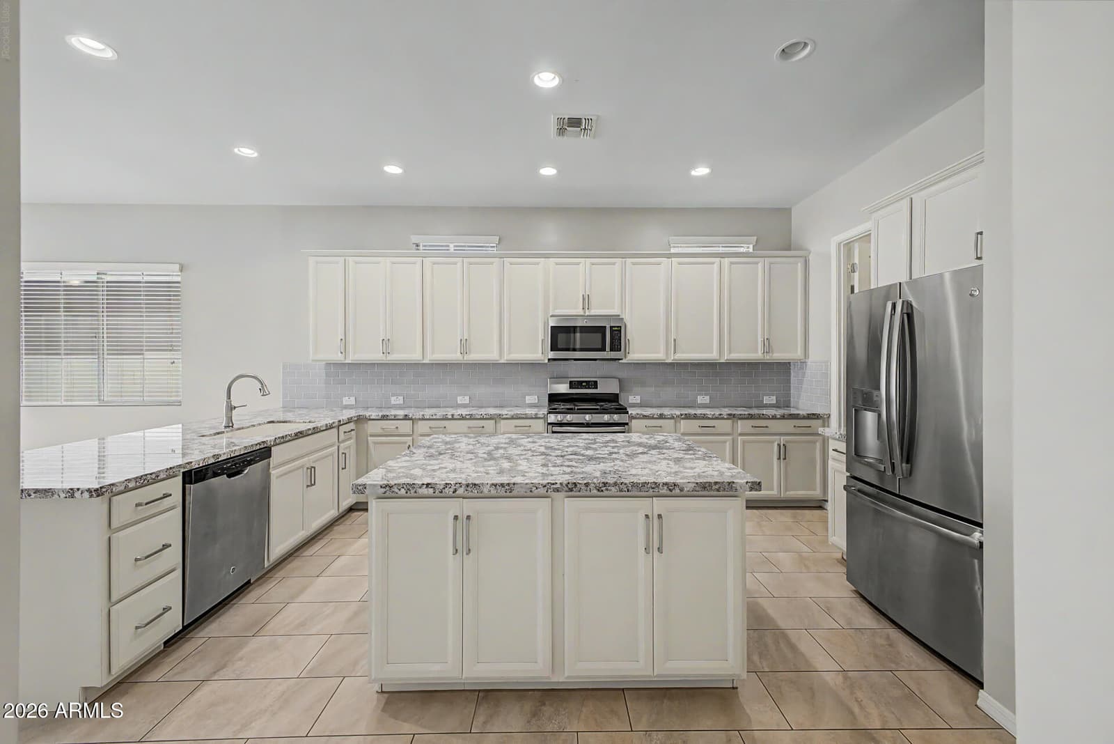 3047 E Austin Drive, Gilbert, AZ 85296 — photo 12 of 52