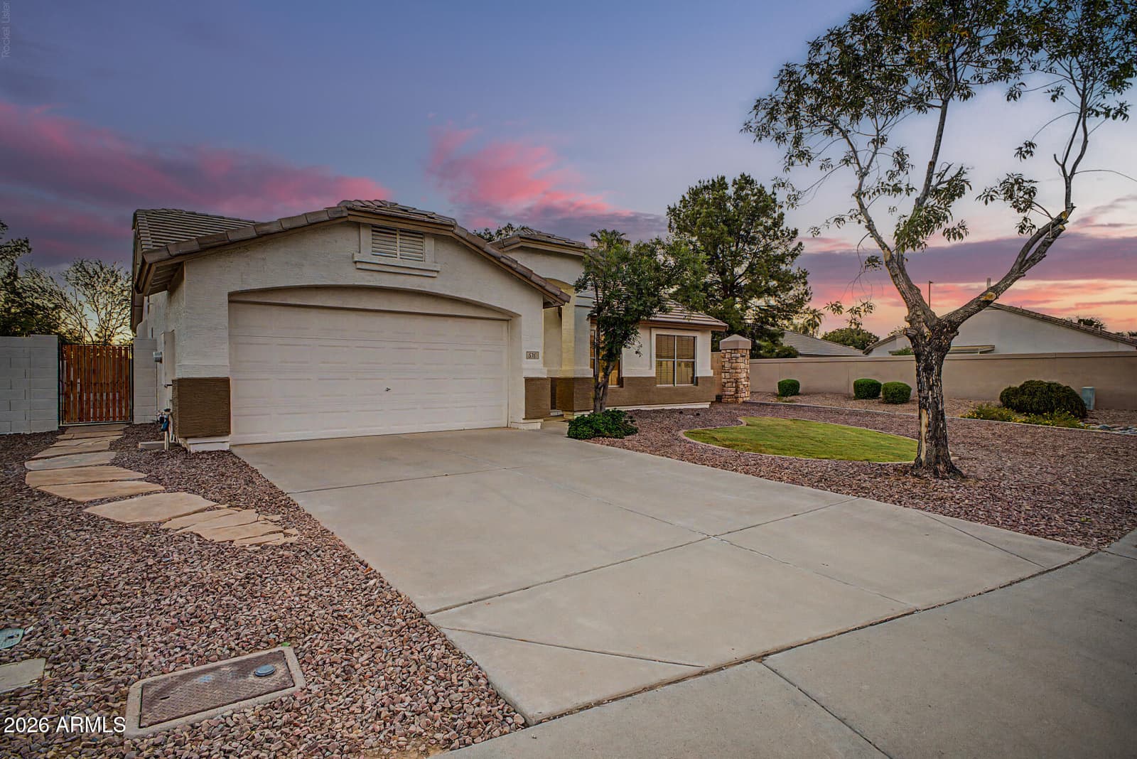 576 S Moorea Drive, Gilbert, AZ 85296 — photo 2 of 40