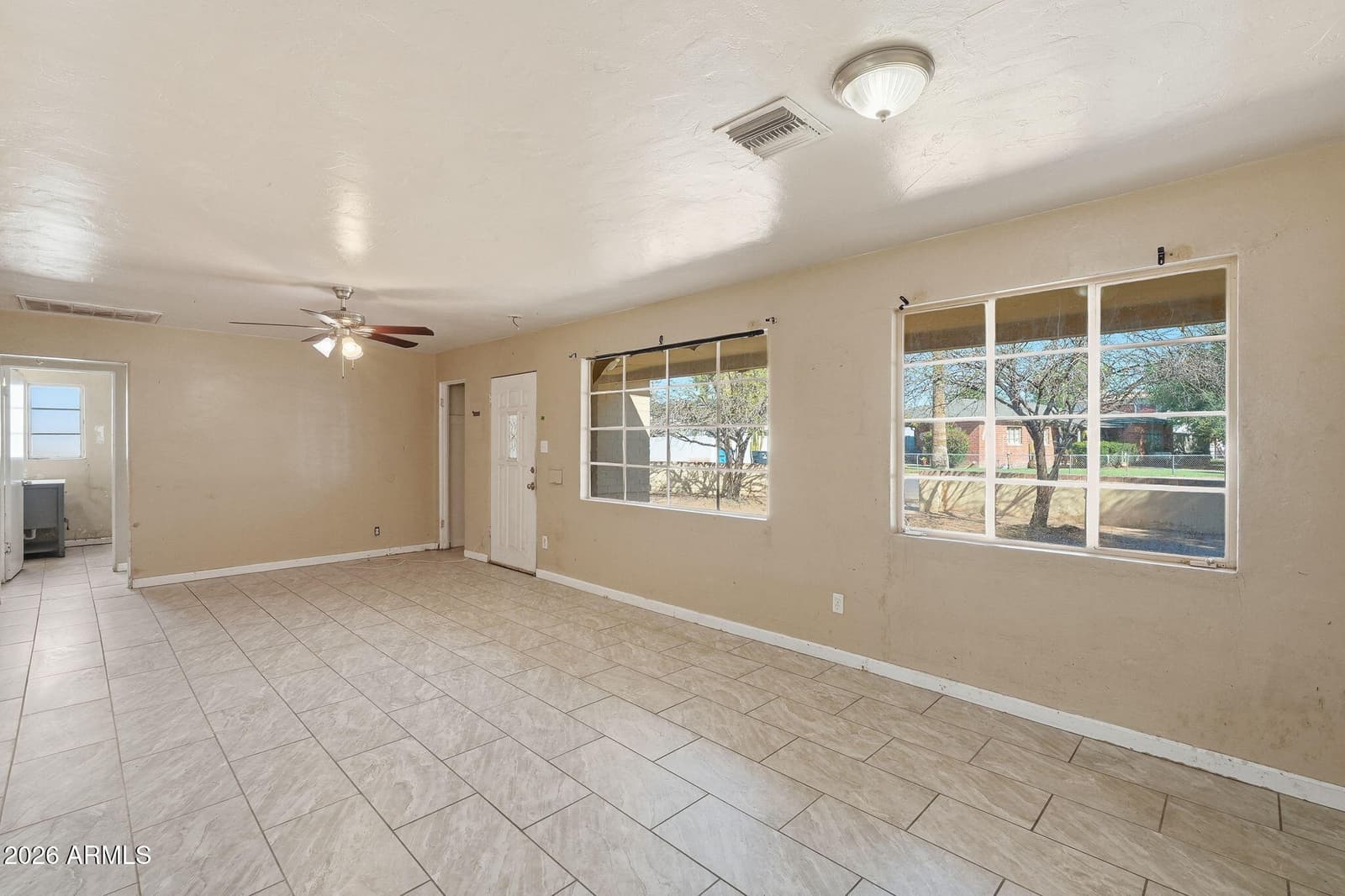 3331 N 18th Avenue, Phoenix, AZ 85015 — photo 5 of 39