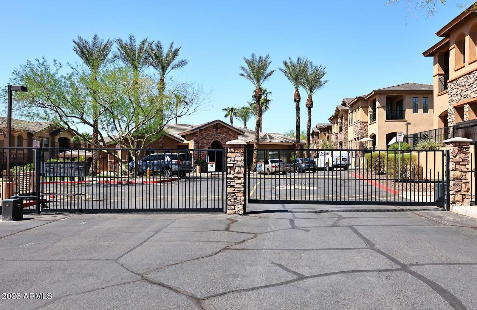 15550 S 5th Avenue 157, Phoenix, AZ 85045 — photo 32 of 38