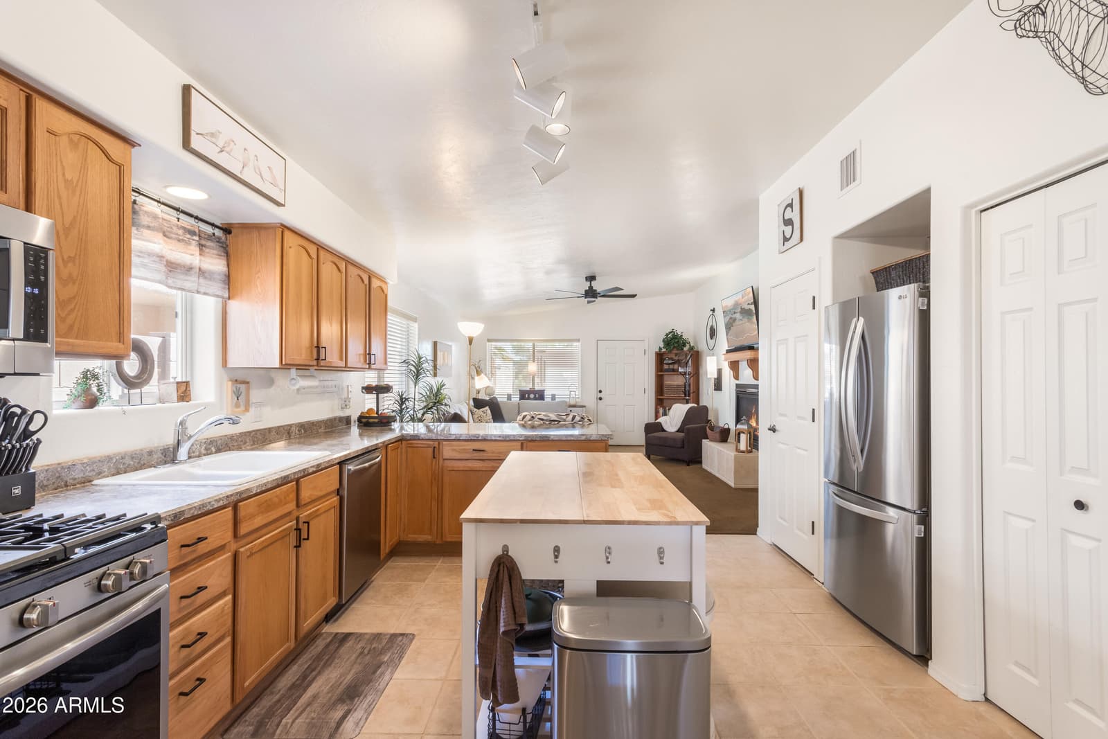 258 S Taylors Trail, Sierra Vista, AZ 85635 — photo 12 of 35