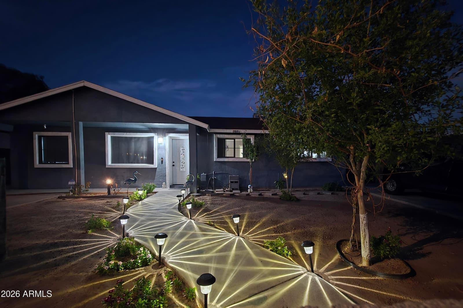 2621 N 50th Lane, Phoenix, AZ 85035 — photo 5 of 36