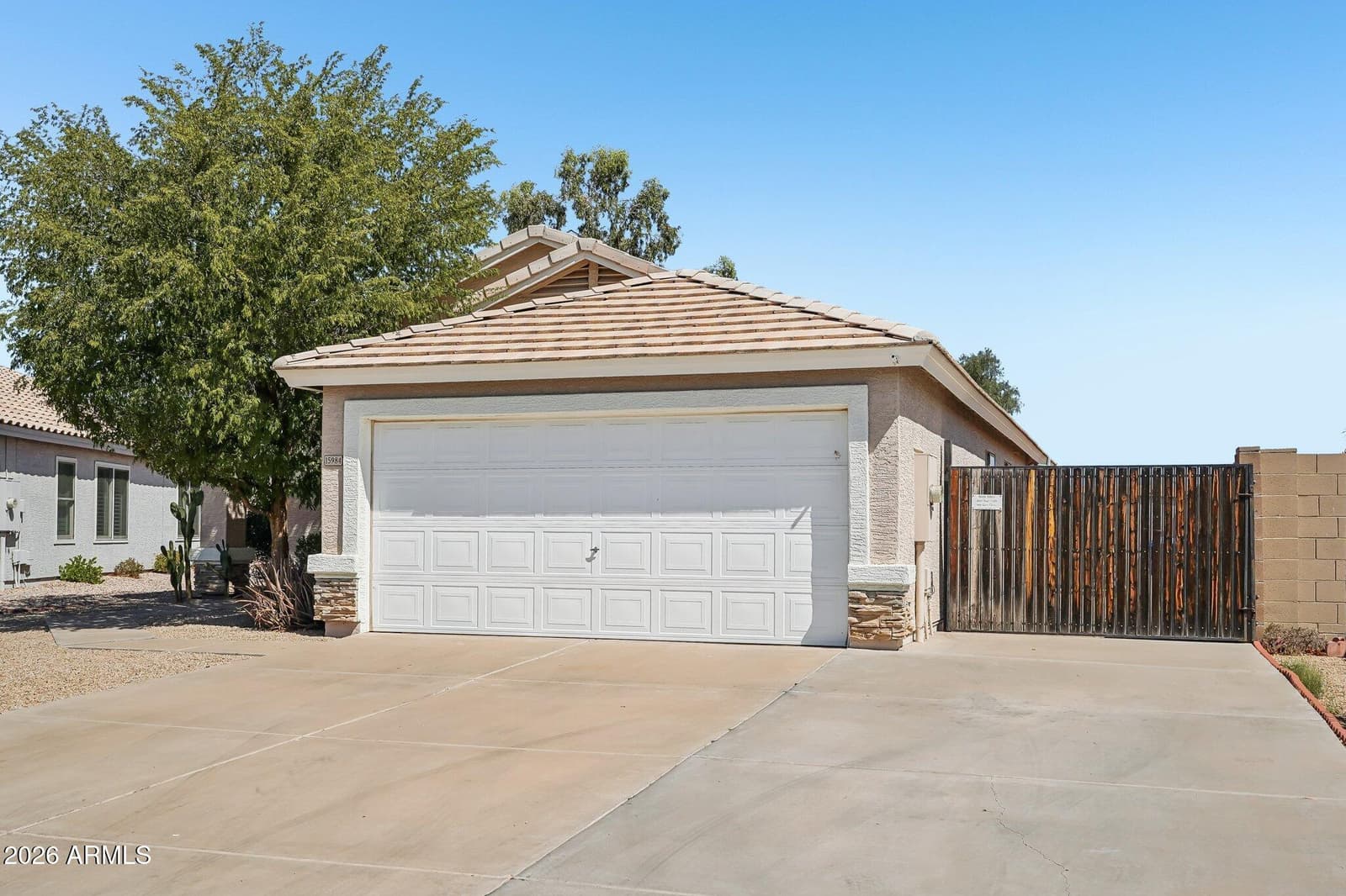 15984 W Smokey Drive, Surprise, AZ 85374 — photo 3 of 40