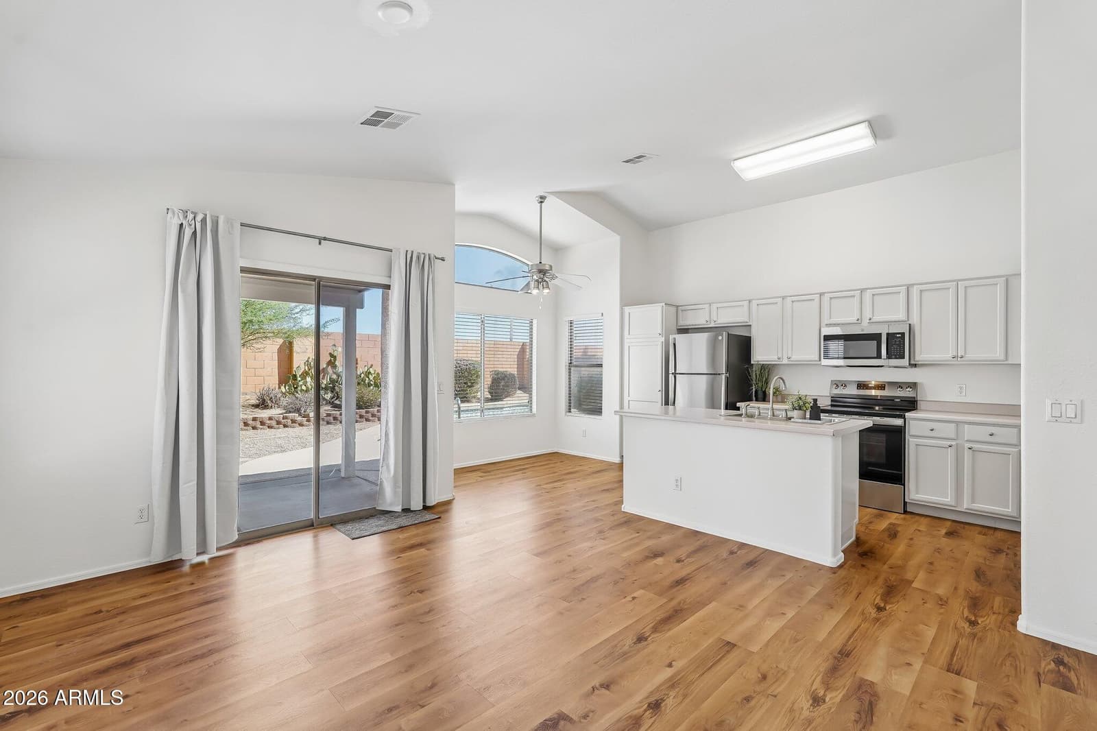15984 W Smokey Drive, Surprise, AZ 85374 — photo 10 of 40