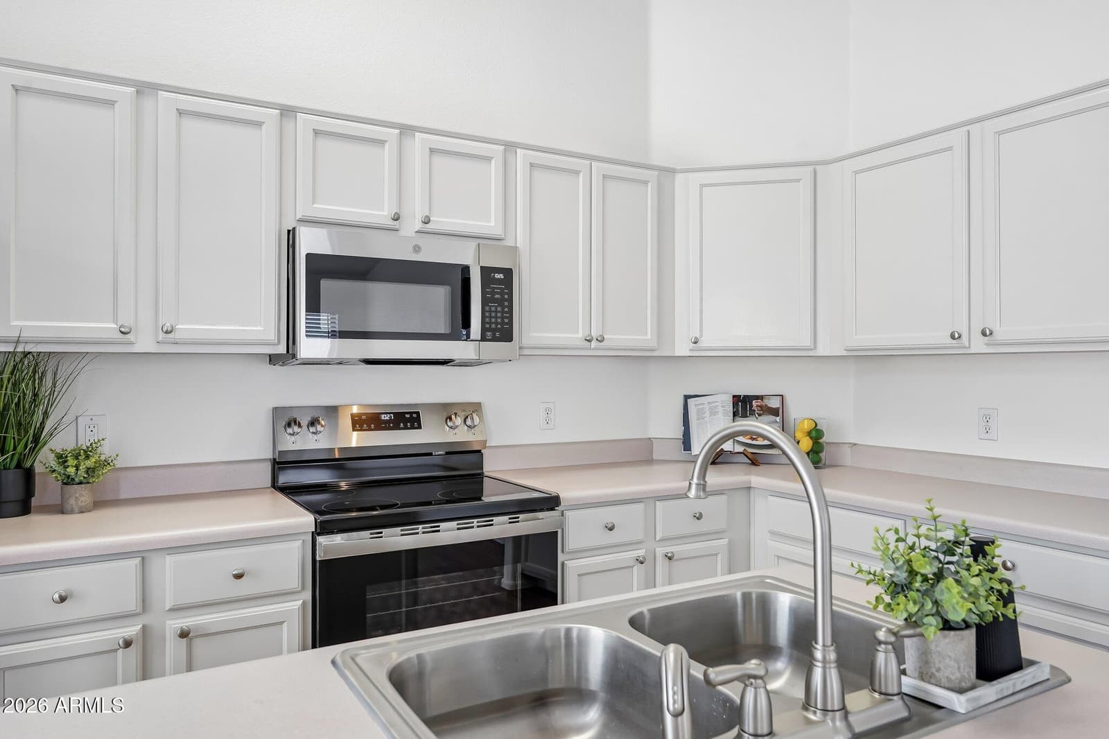 15984 W Smokey Drive, Surprise, AZ 85374 — photo 14 of 40