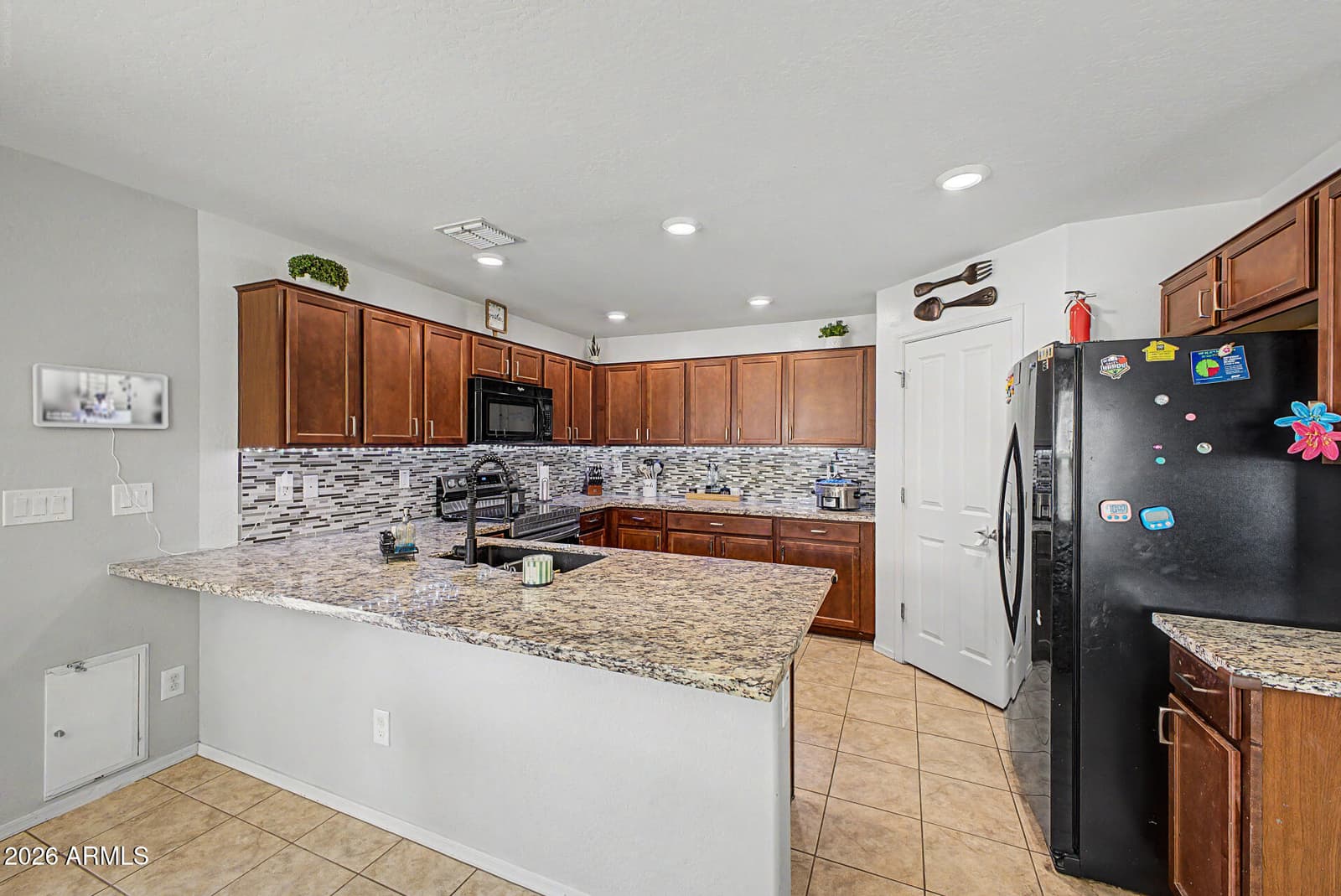 6826 E Posada Circle, Mesa, AZ 85212 — photo 10 of 34