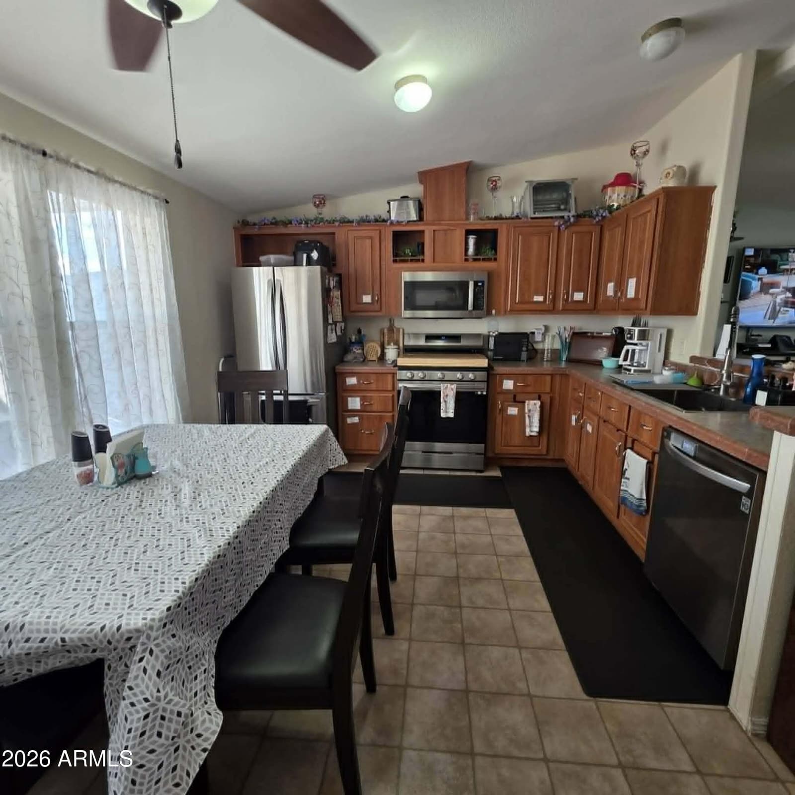 643 W Coachline Lane, Benson, AZ 85602 — photo 10 of 30