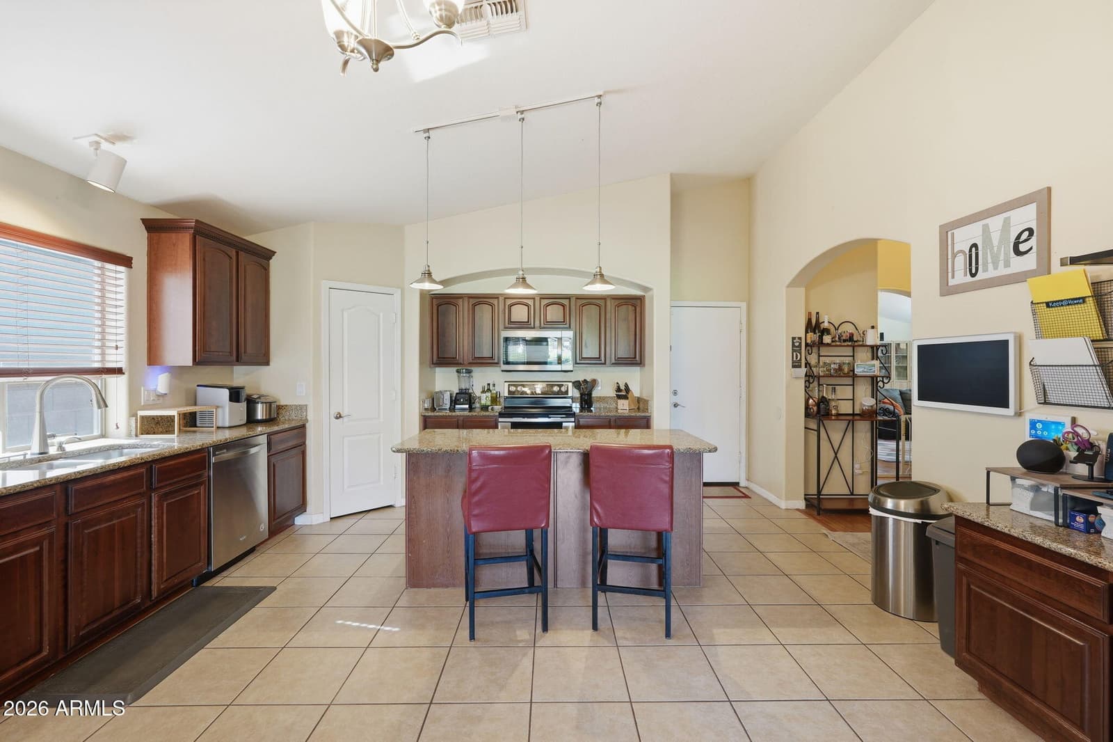 2834 E Saguaro Park Lane, Phoenix, AZ 85024 — photo 12 of 38