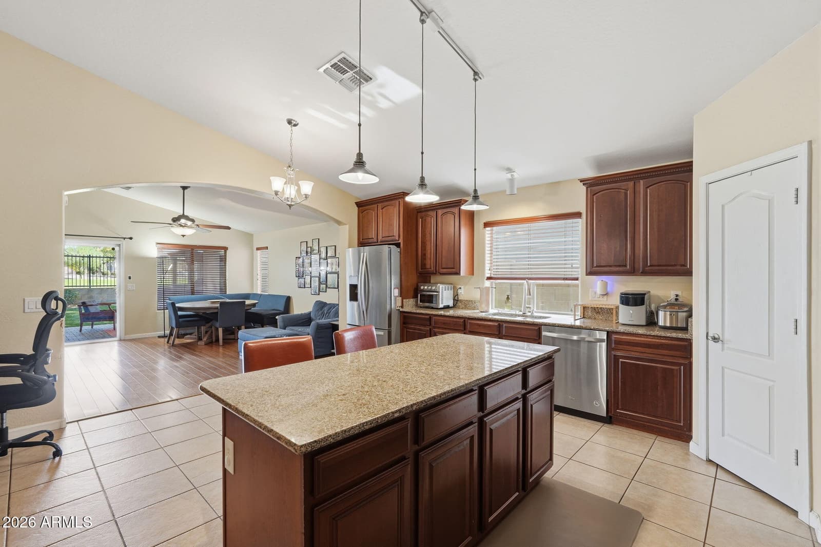 2834 E Saguaro Park Lane, Phoenix, AZ 85024 — photo 16 of 38