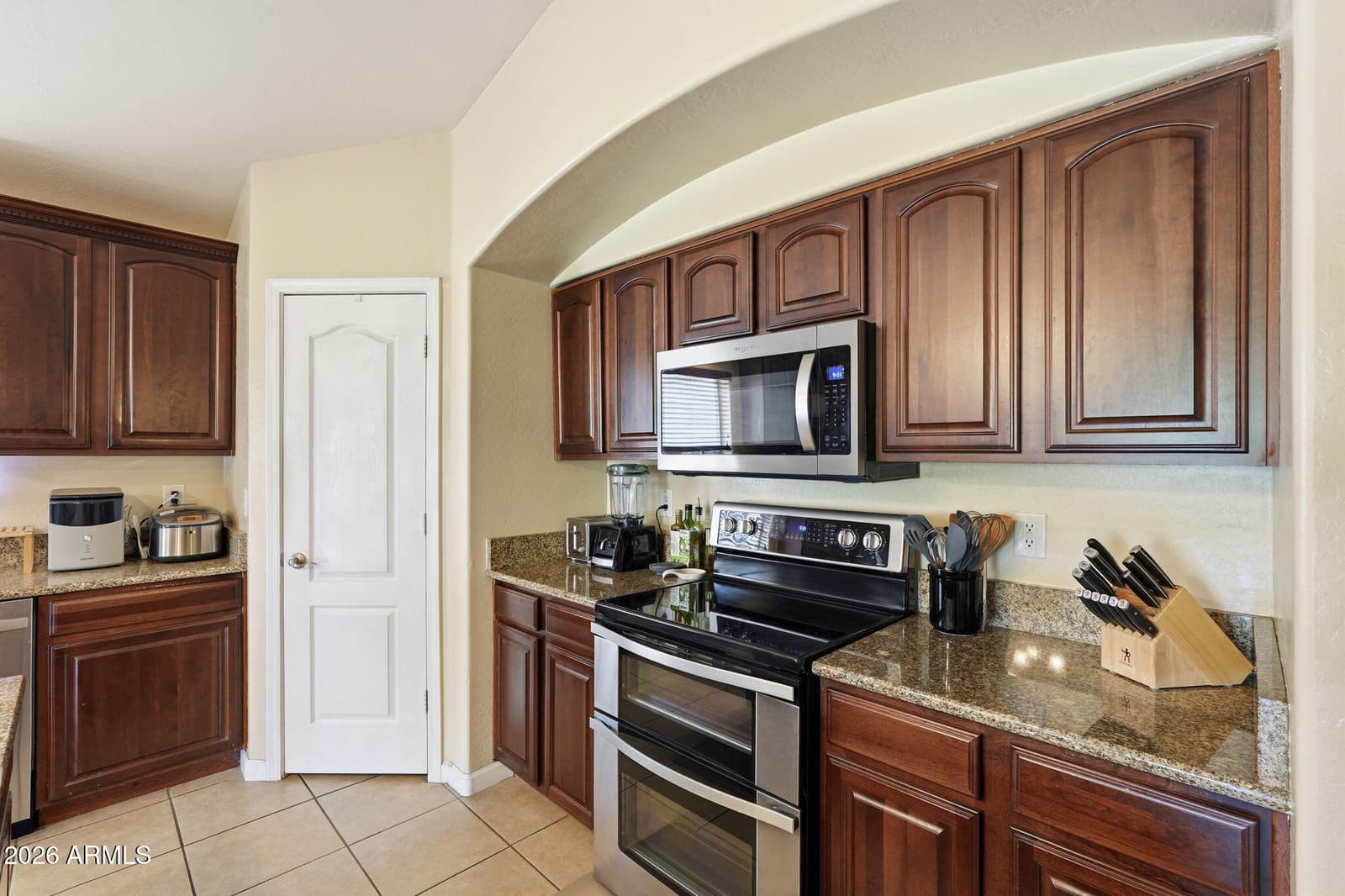 2834 E Saguaro Park Lane, Phoenix, AZ 85024 — photo 17 of 38
