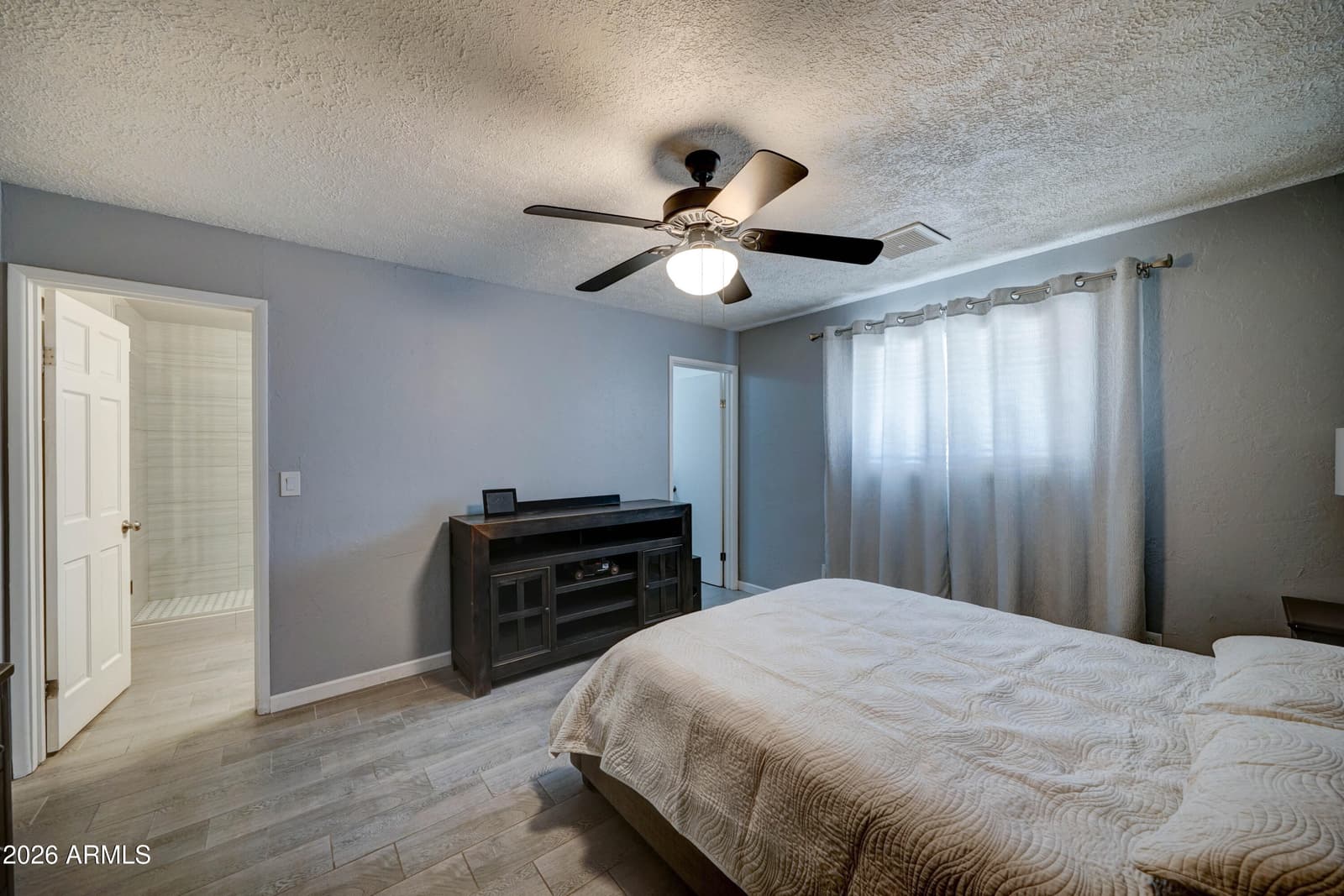 1124 W Cochise Drive, Phoenix, AZ 85021 — photo 14 of 32