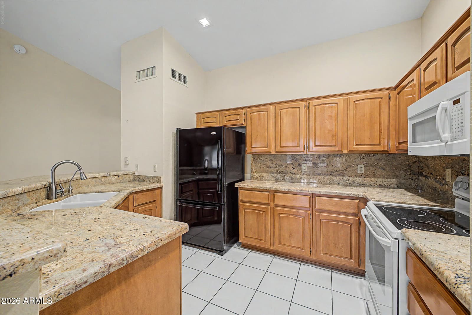 9027 E Coopers Hawk Drive, Sun Lakes, AZ 85248 — photo 8 of 24