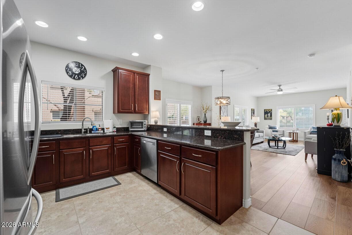 5350 E Deer Valley Drive 1416, Phoenix, AZ 85054 — photo 6 of 38