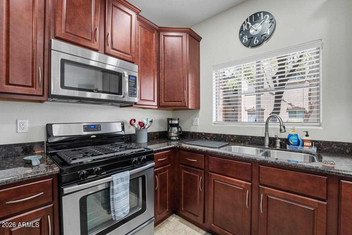 5350 E Deer Valley Drive 1416, Phoenix, AZ 85054 — photo 9 of 38