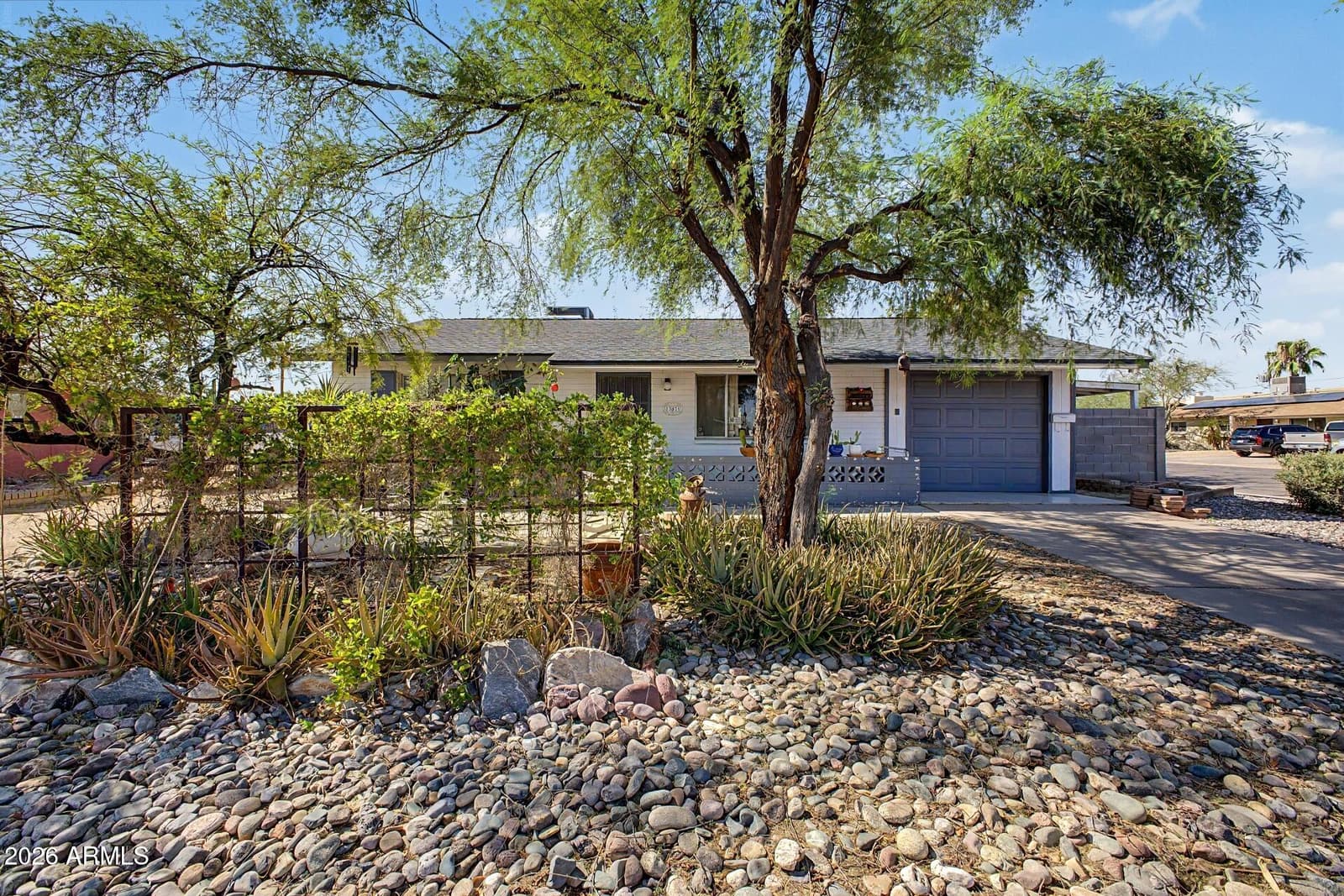 15031 N 24th Place, Phoenix, AZ 85032 — photo 1 of 17
