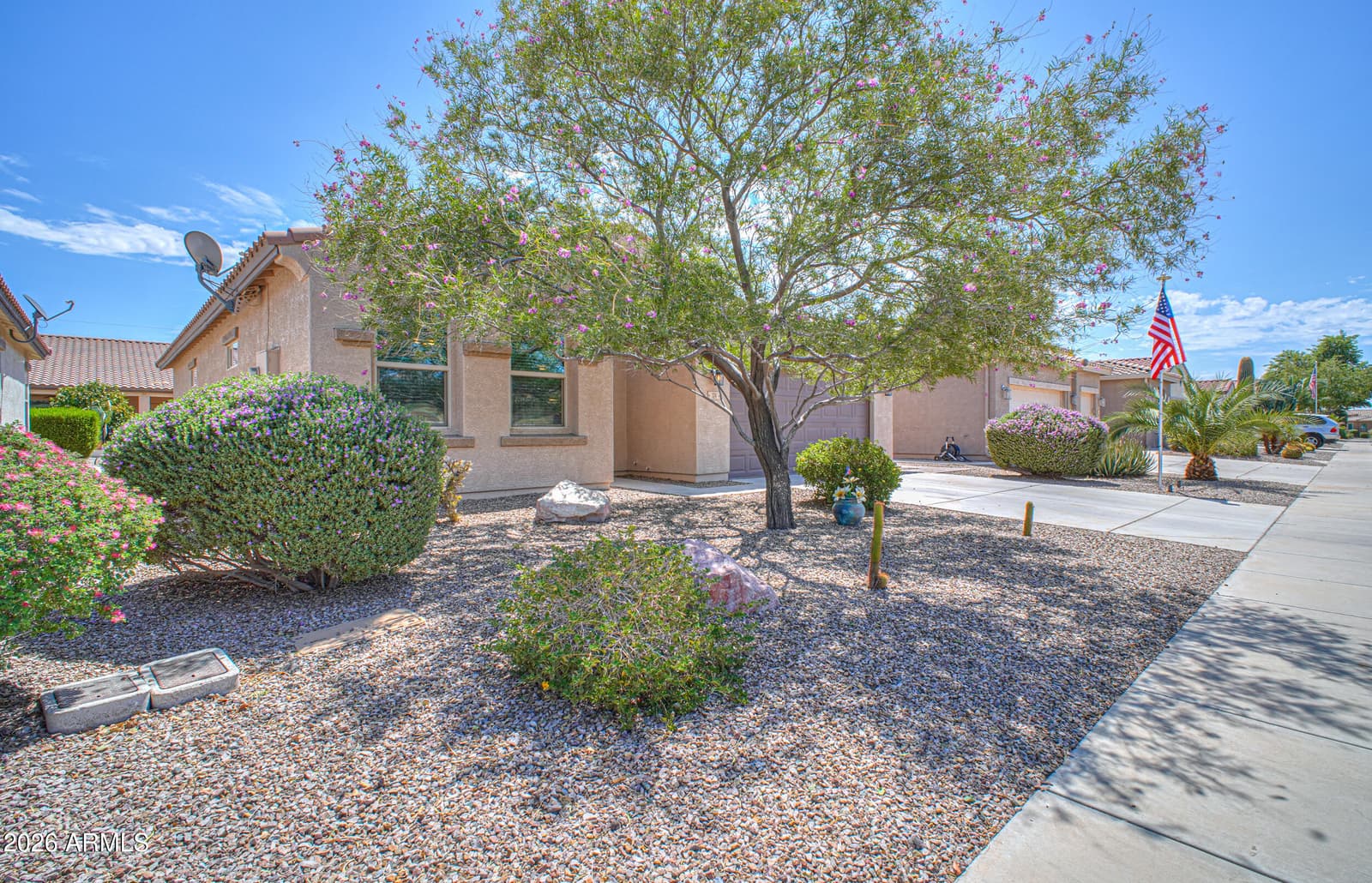 324 N Monterey Court, Casa Grande, AZ 85194 — photo 2 of 56