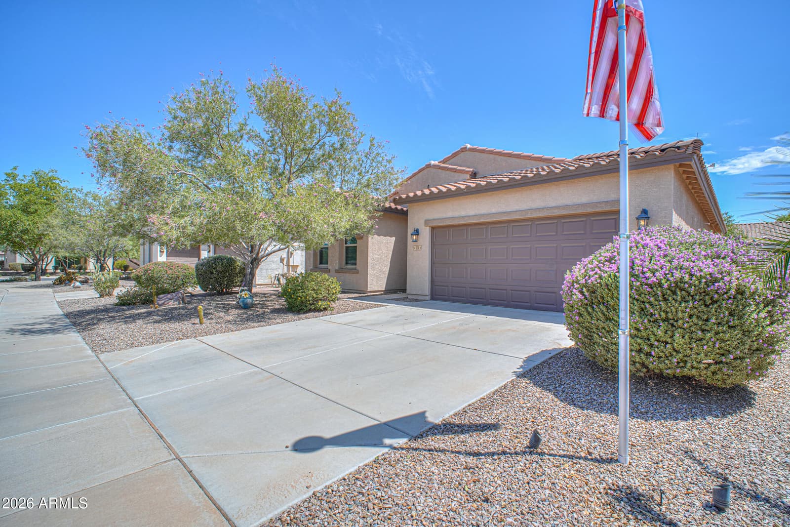 324 N Monterey Court, Casa Grande, AZ 85194 — photo 3 of 56