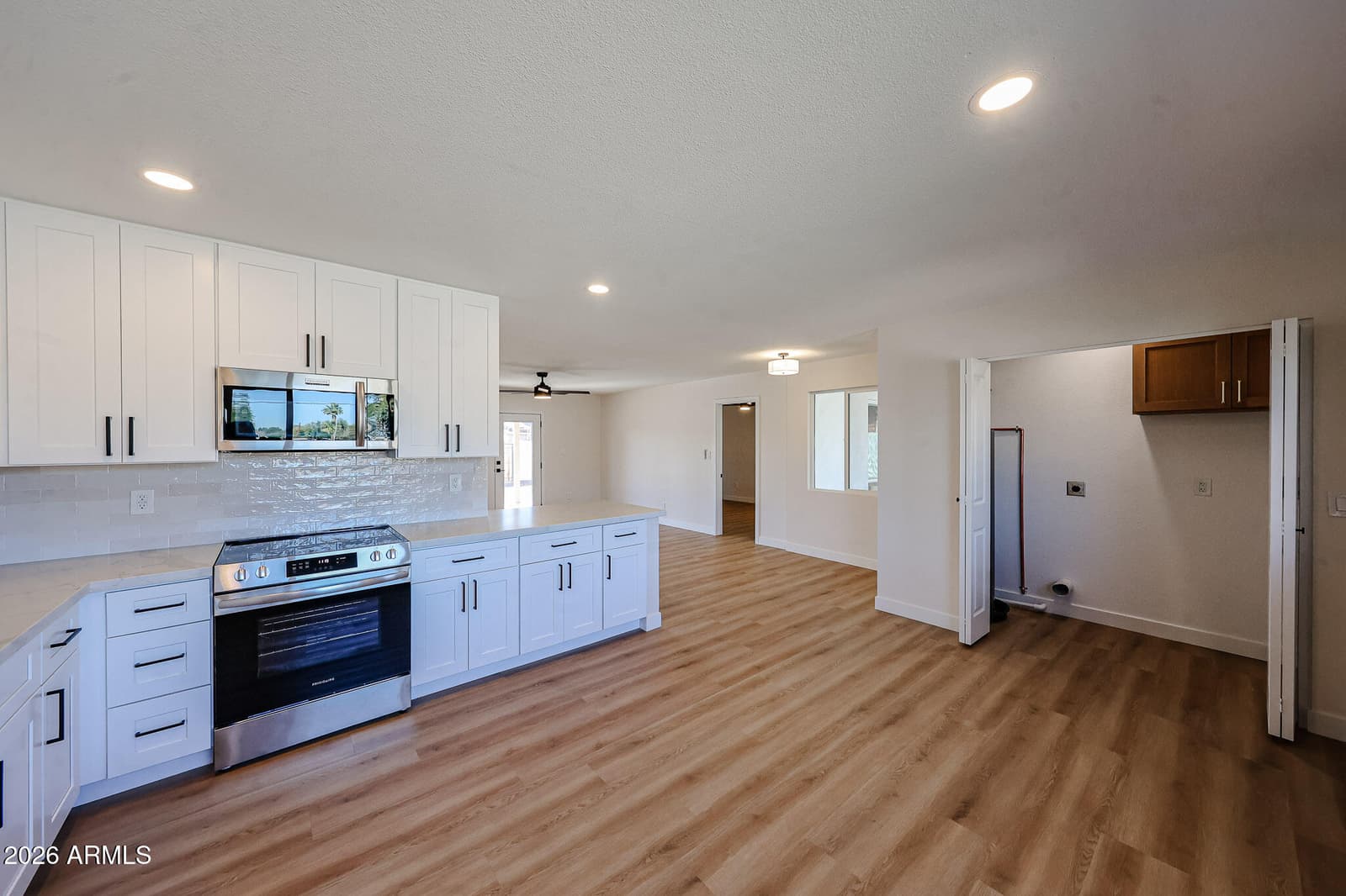3337 W Ocotillo Road, Phoenix, AZ 85017 — photo 5 of 24
