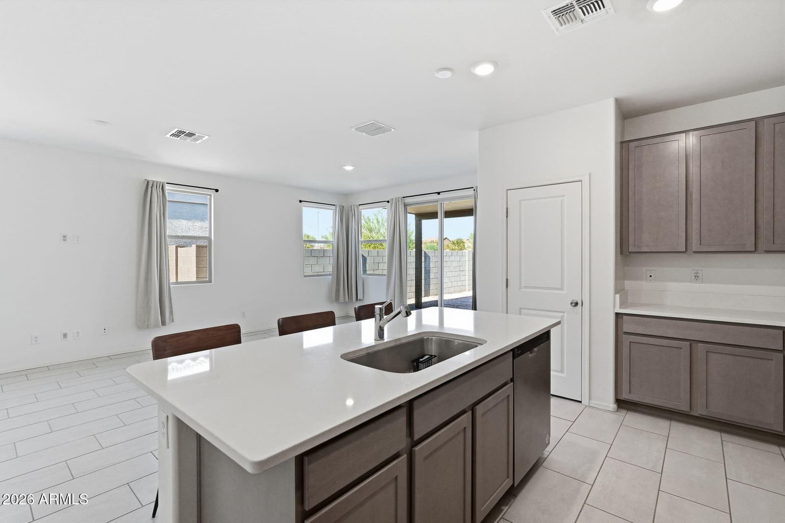 3807 S 83rd Drive, Tolleson, AZ 85353 — photo 8 of 28