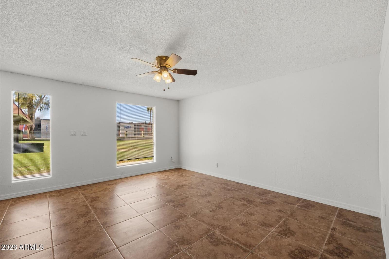 4615 N 39th Avenue 19, Phoenix, AZ 85019 — photo 2 of 20