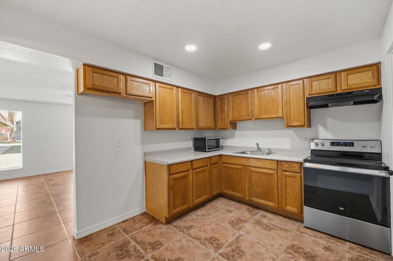 4615 N 39th Avenue 19, Phoenix, AZ 85019 — photo 6 of 20