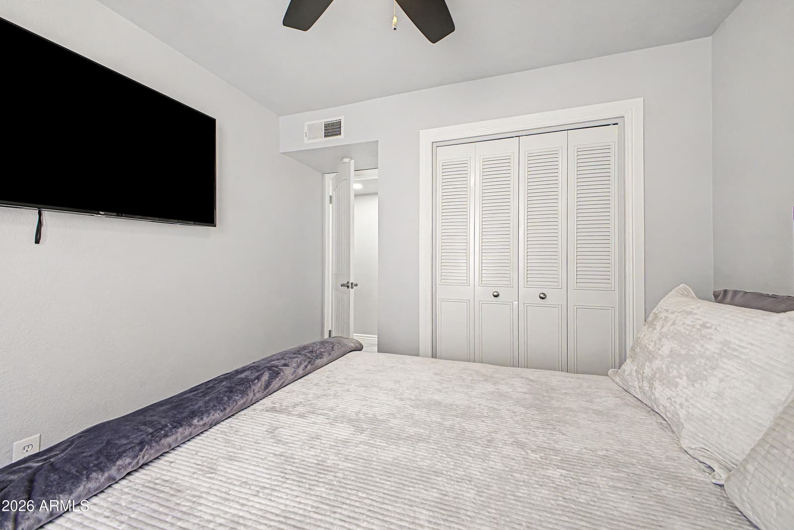 4301 N 81st Avenue, Phoenix, AZ 85033 — photo 10 of 17
