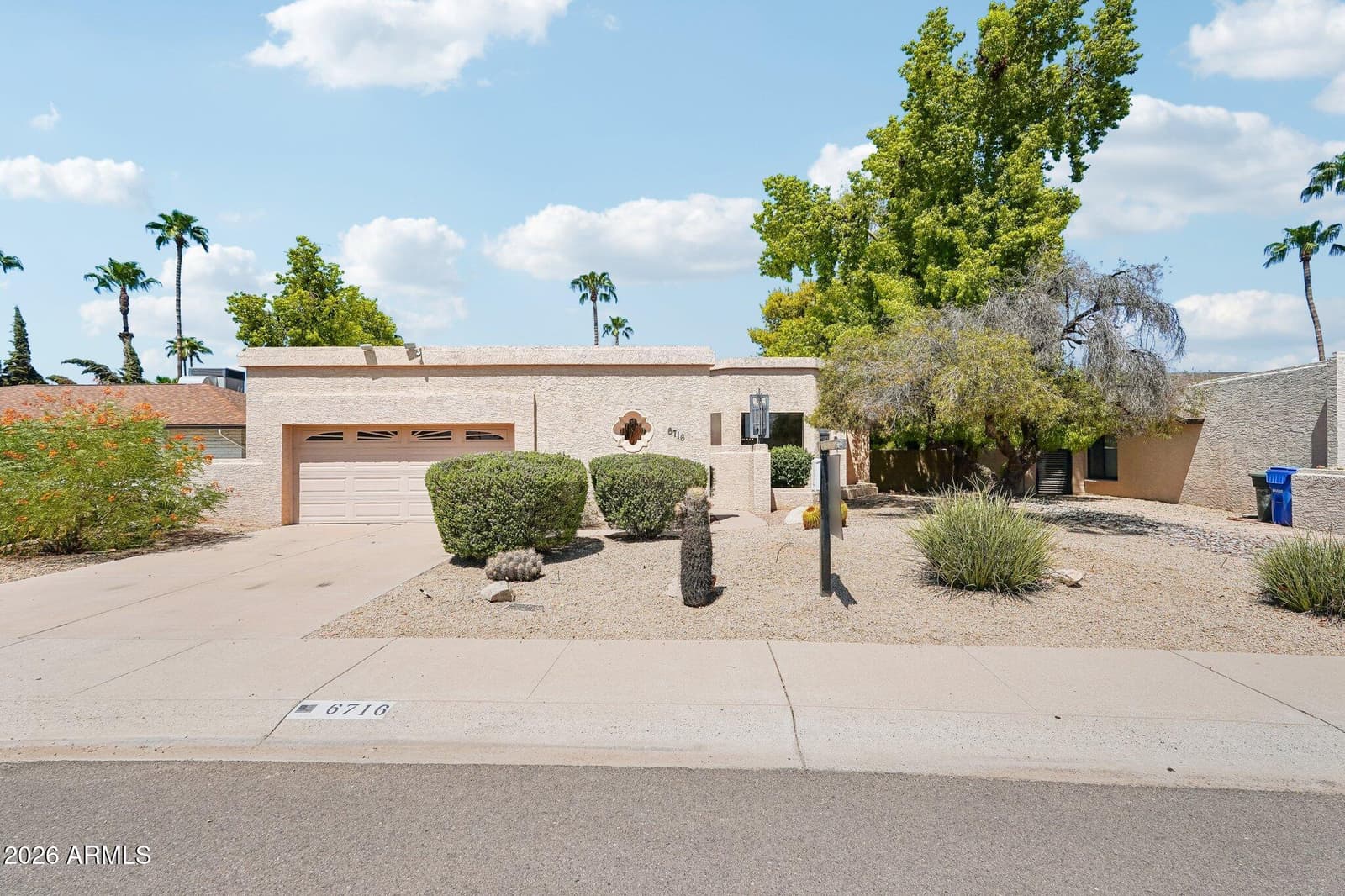 6716 E Beverly Lane, Scottsdale, AZ 85254 — photo 4 of 37