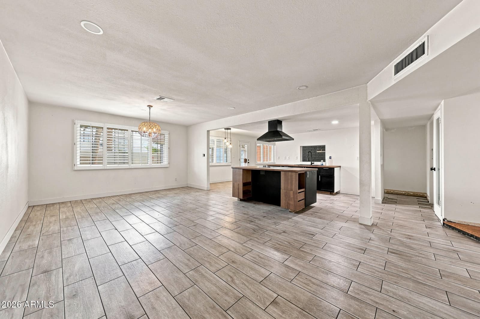 4002 W Augusta Avenue, Phoenix, AZ 85051 — photo 9 of 61