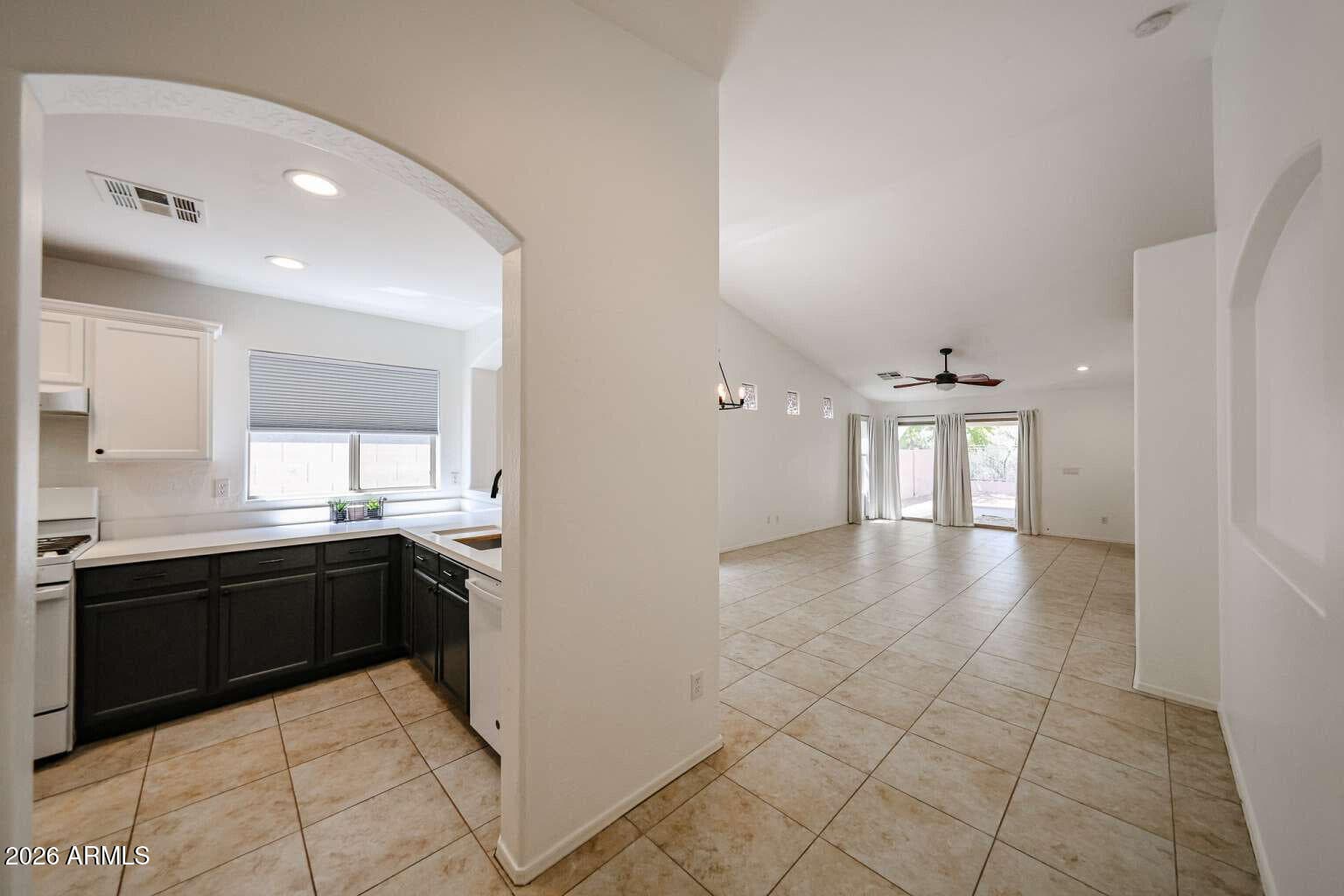 4746 E Woburn Lane, Cave Creek, AZ 85331 — photo 5 of 44