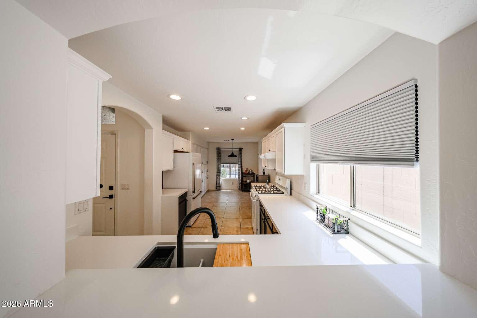 4746 E Woburn Lane, Cave Creek, AZ 85331 — photo 10 of 44