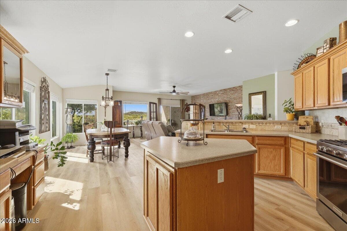 742 S Rainbow Ridge Drive S, Cornville, AZ 86325 — photo 10 of 31