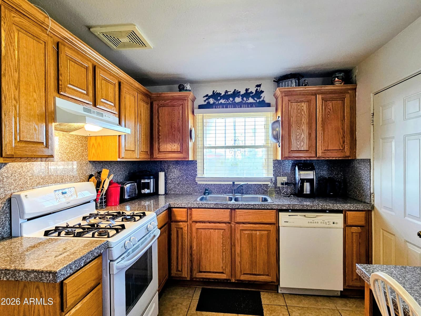 1188 S Naco Highway, Bisbee, AZ 85603 — photo 8 of 30