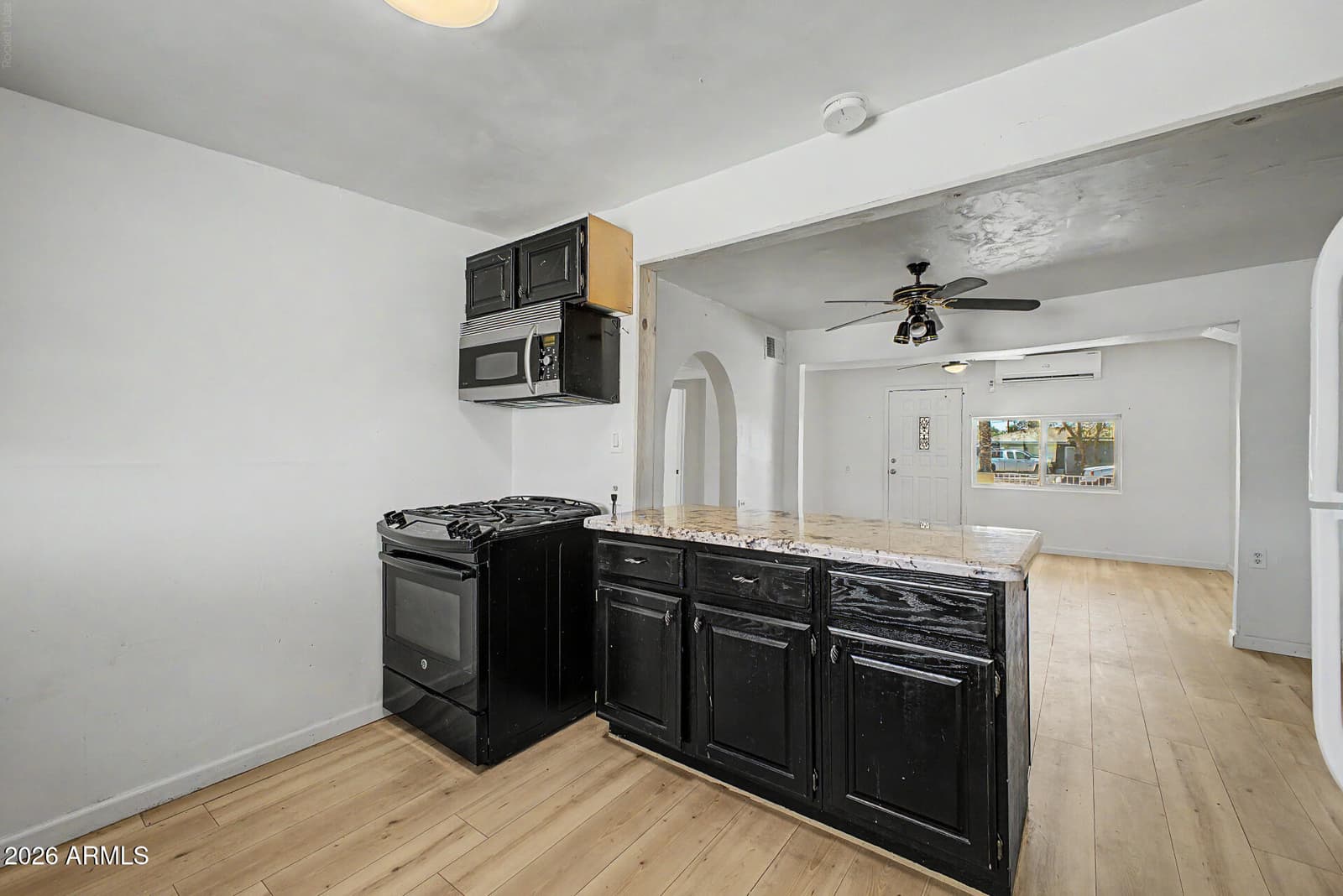 3130 W Almeria Road, Phoenix, AZ 85009 — photo 4 of 13