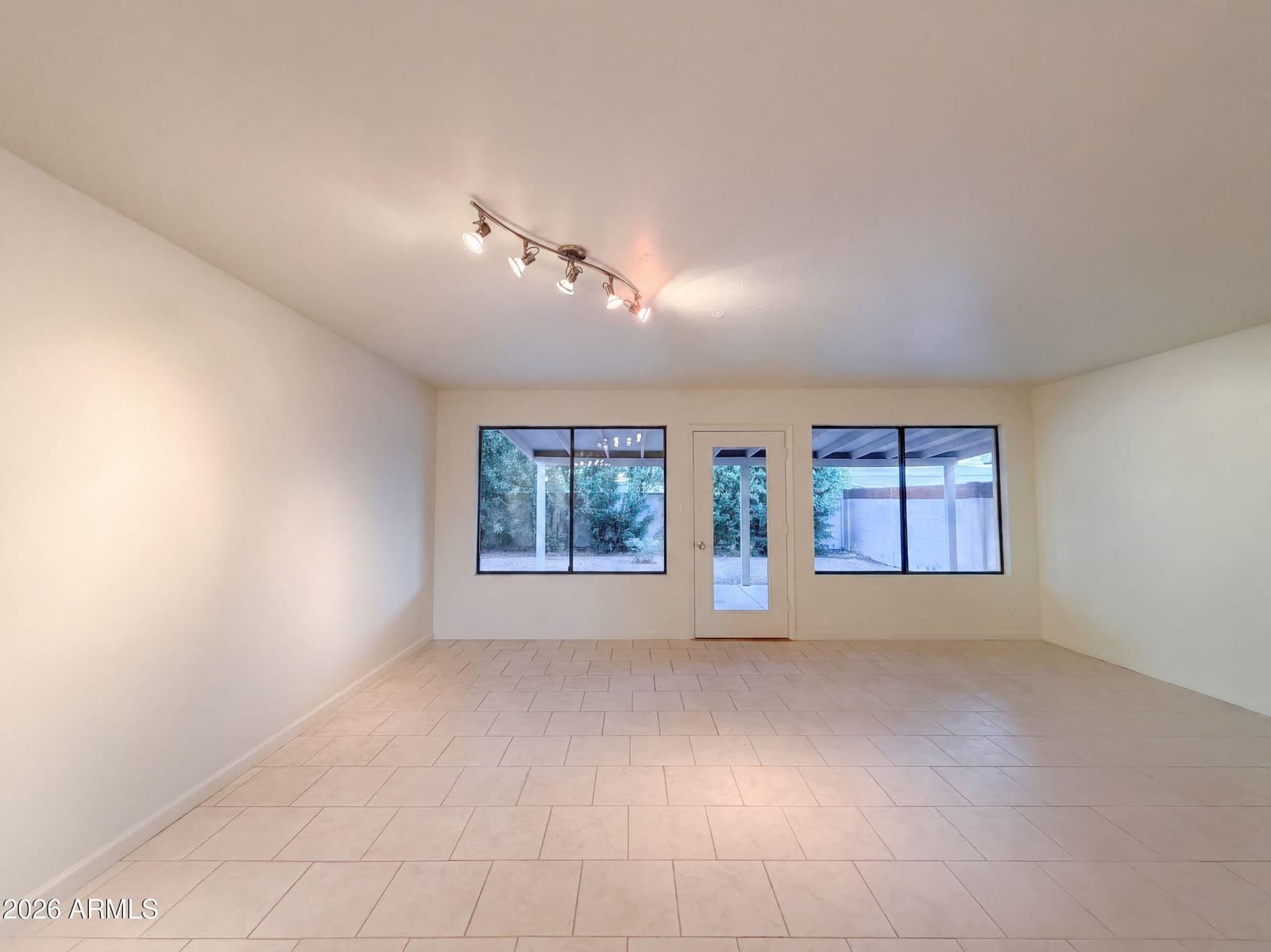 7700 E Meadowbrook Avenue, Scottsdale, AZ 85251 — photo 3 of 22