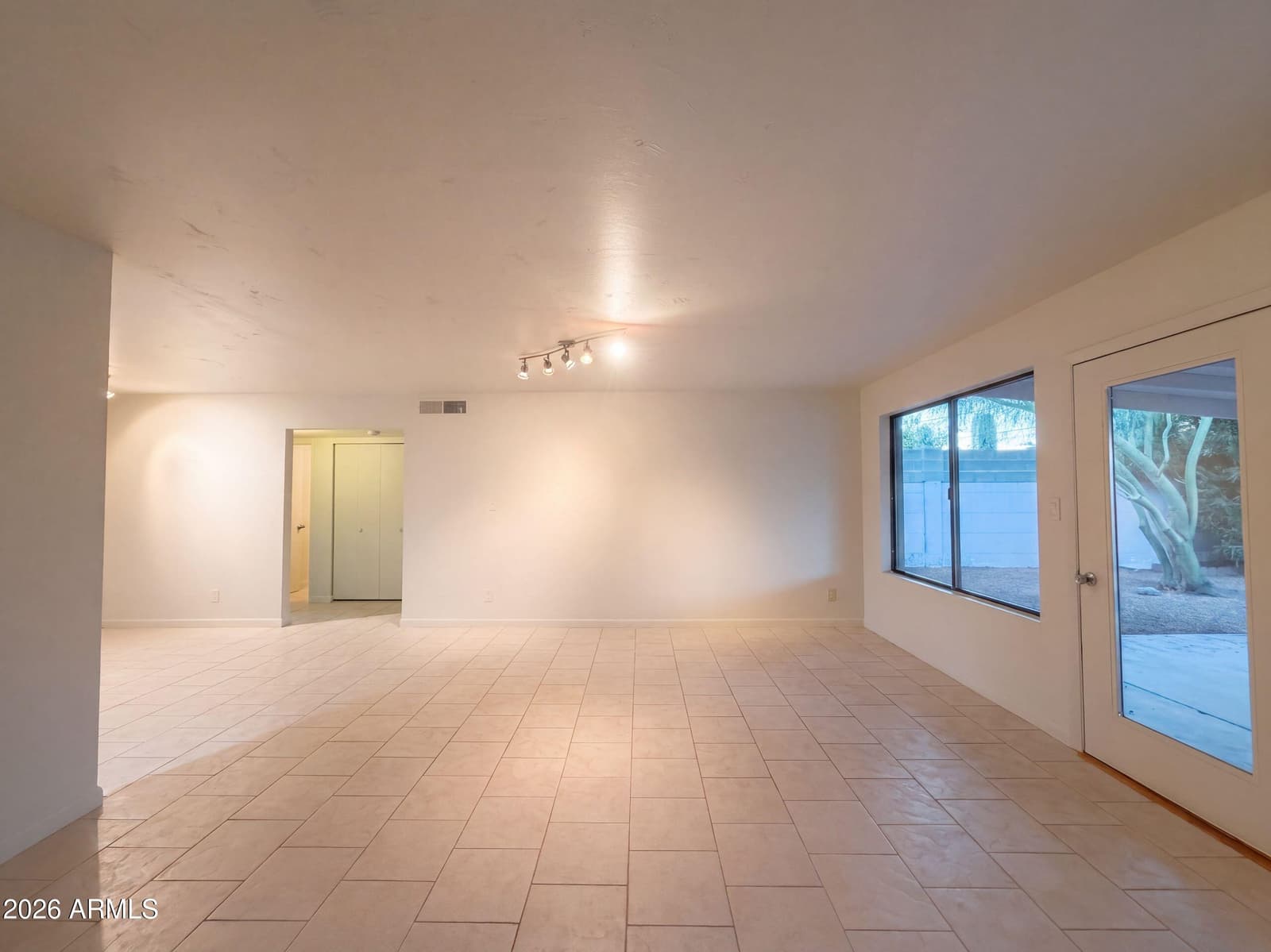 7700 E Meadowbrook Avenue, Scottsdale, AZ 85251 — photo 7 of 22