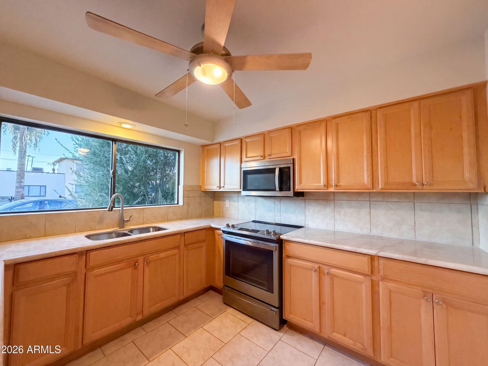 7700 E Meadowbrook Avenue, Scottsdale, AZ 85251 — photo 12 of 22