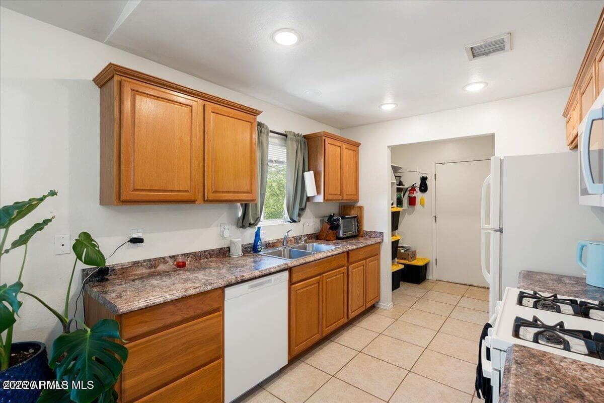 5291 N Robert Road, Prescott Valley, AZ 86314 — photo 11 of 31