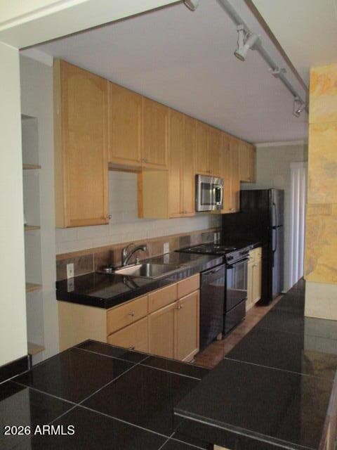 3637 E Monterosa Street 7, Phoenix, AZ 85018 — photo 8 of 21
