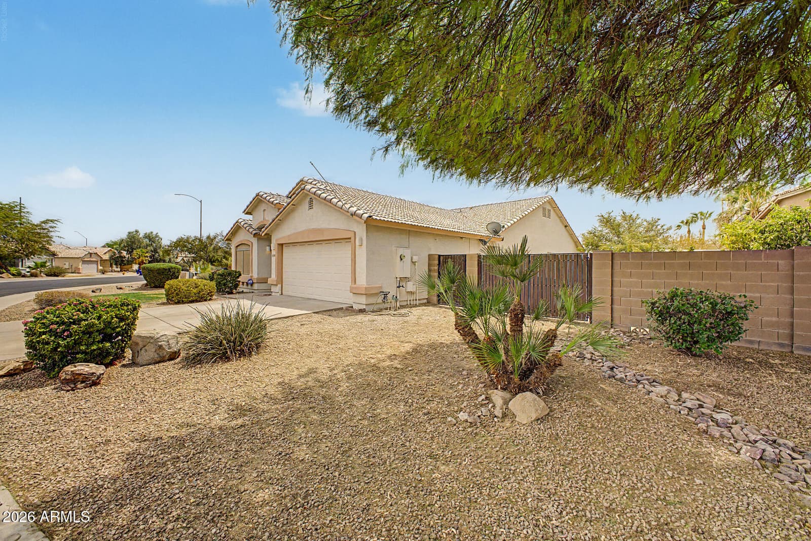 12589 W Amelia Avenue, Avondale, AZ 85392 — photo 3 of 34