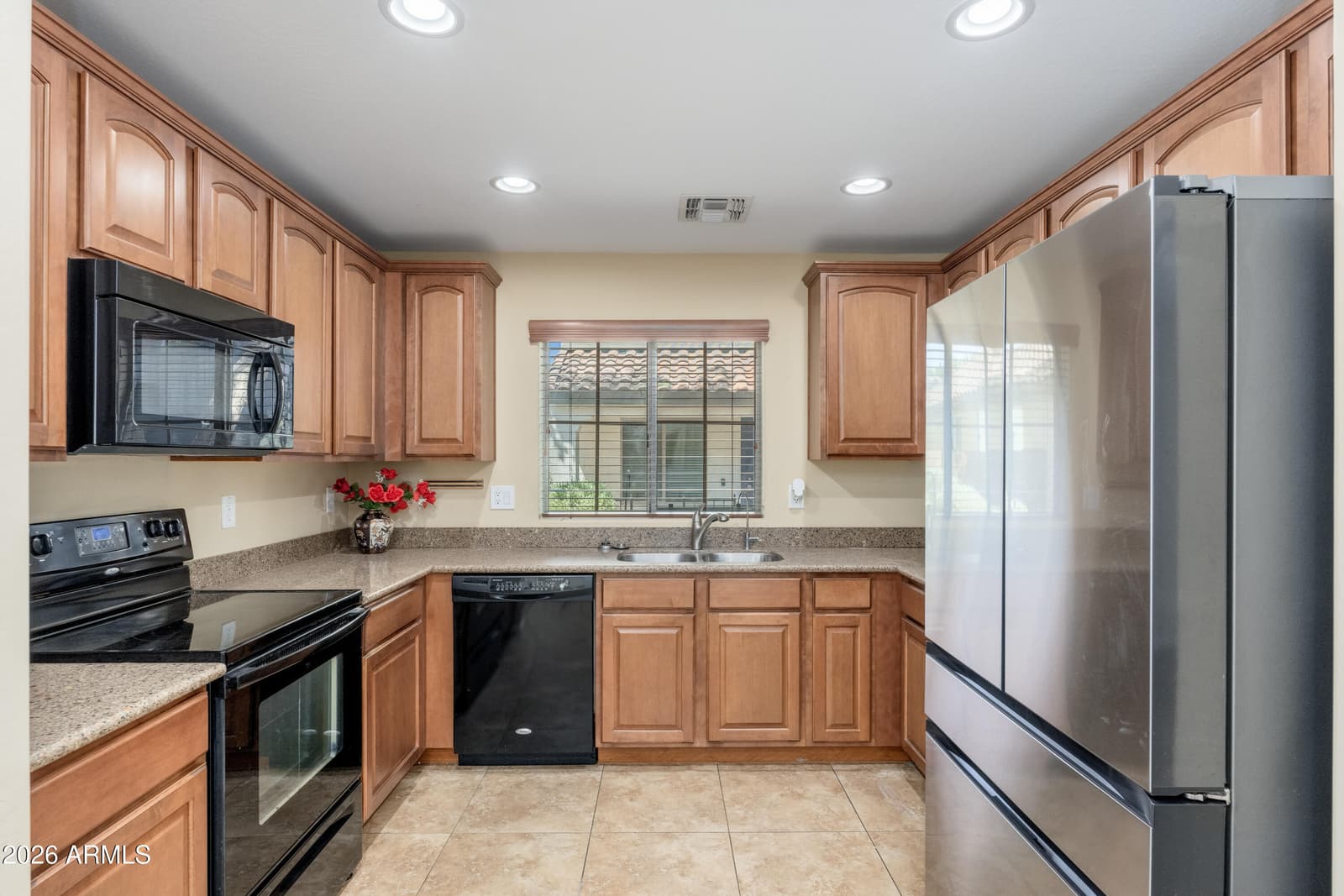 2551 E Boston Street, Gilbert, AZ 85295 — photo 8 of 65