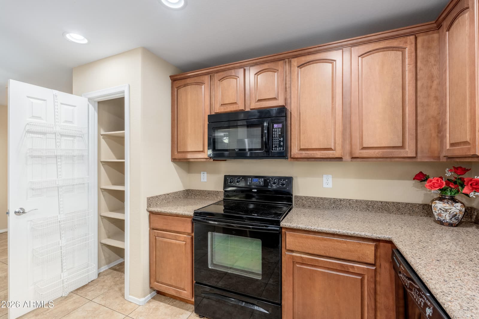 2551 E Boston Street, Gilbert, AZ 85295 — photo 10 of 65