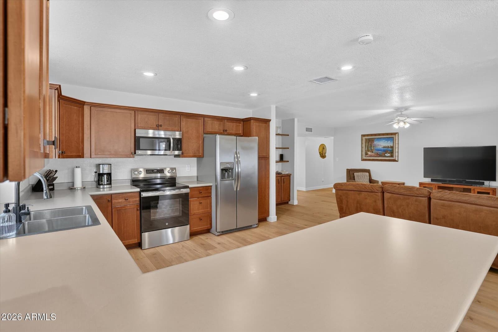 10614 N 65th Avenue, Glendale, AZ 85304 — photo 4 of 22