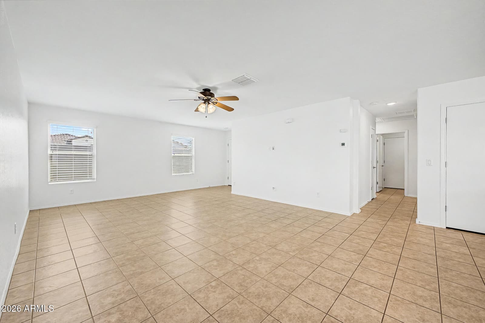 726 W Jardin Drive, Casa Grande, AZ 85122 — photo 7 of 32