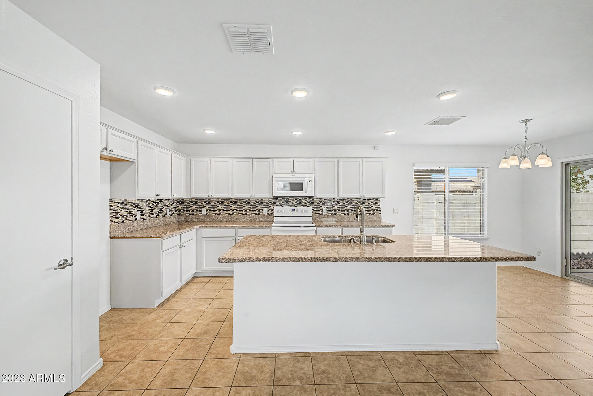726 W Jardin Drive, Casa Grande, AZ 85122 — photo 11 of 32