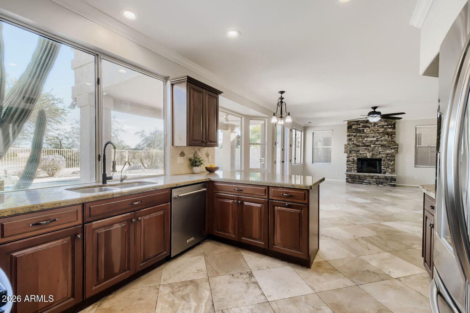 519 W Mountain Vista Drive, Phoenix, AZ 85045 — photo 13 of 40